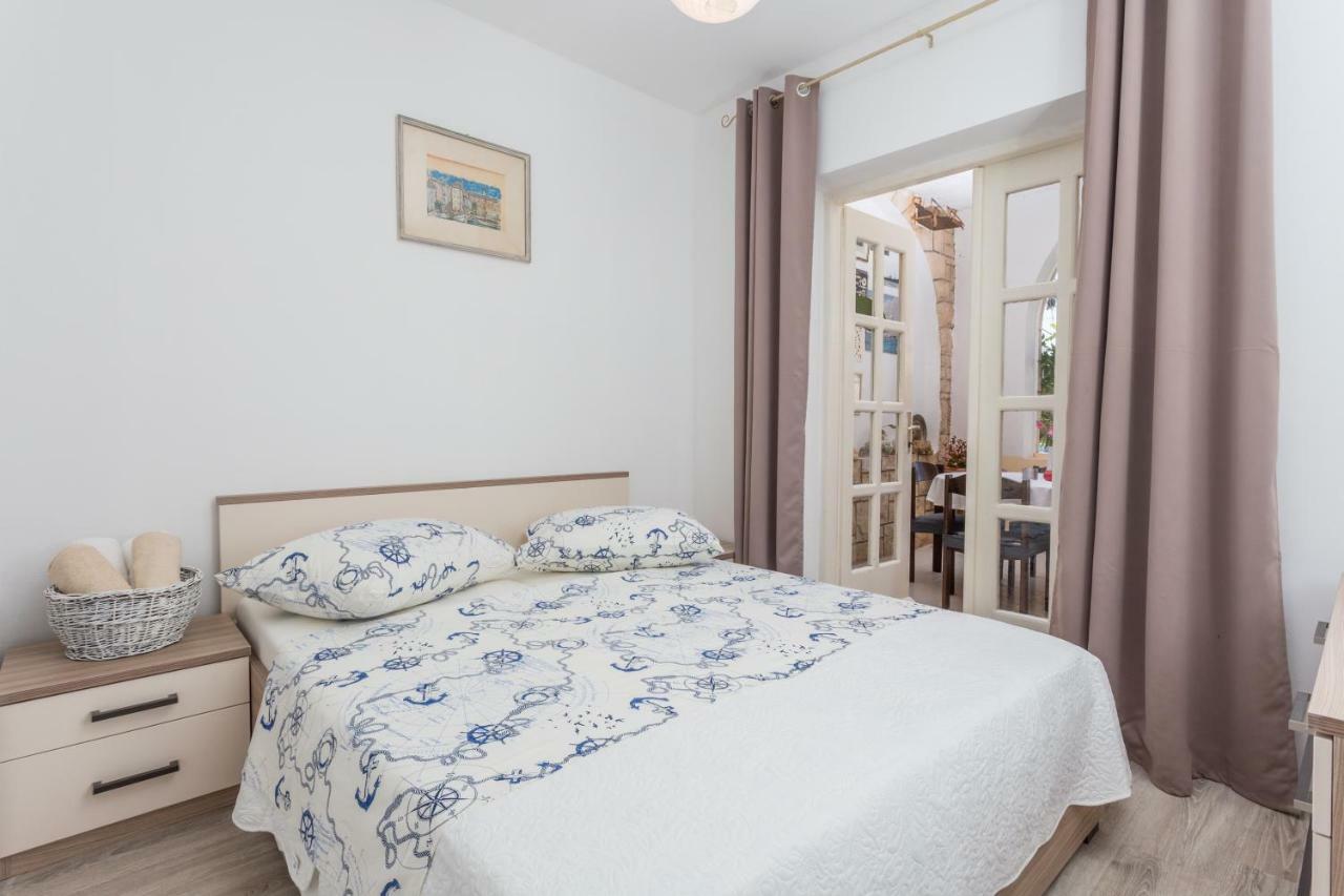 Apartment Branka Kustura 2 Hvar Town Buitenkant foto